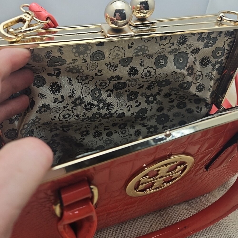 Tory Burch-Top-Handle Satchel with Matching Wallet - Picture 4 of 7